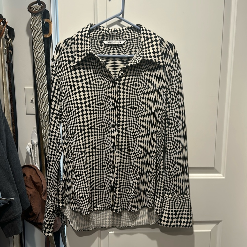 ZARA psychedelic button down blouse in a light cotton jersey